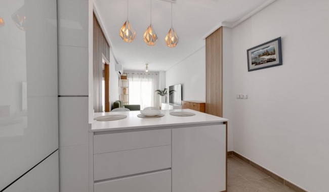Sprzedaż - Apartament - Torrevieja - Centro