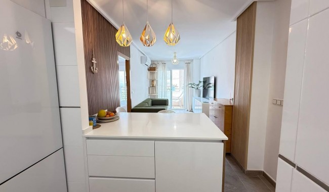 Sprzedaż - Apartament - Torrevieja - Centro