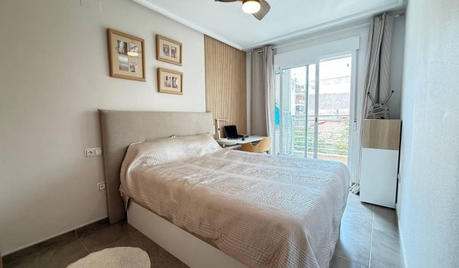 Sprzedaż - Apartament - Torrevieja - Centro