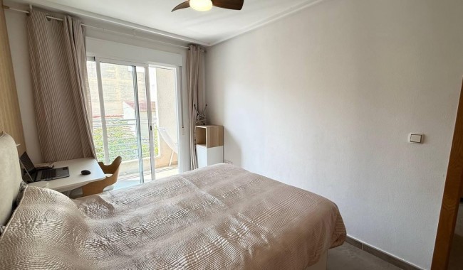 Sprzedaż - Apartament - Torrevieja - Centro
