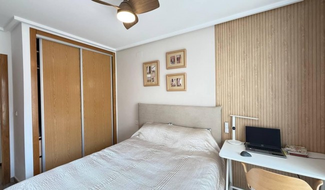 Sprzedaż - Apartament - Torrevieja - Centro