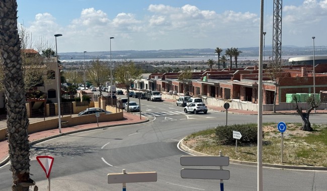 Segunda mano - Bungalow - Torrevieja - Aguas Nuevas