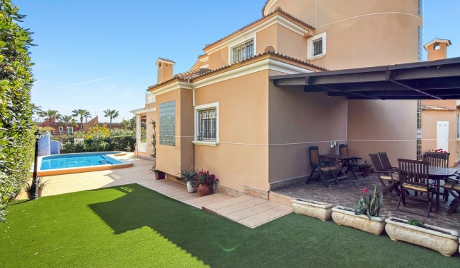 Begagnad - Villa - Torrevieja - La Mata