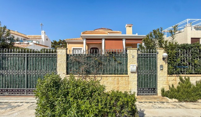 Begagnad - Villa - Torrevieja - La Mata