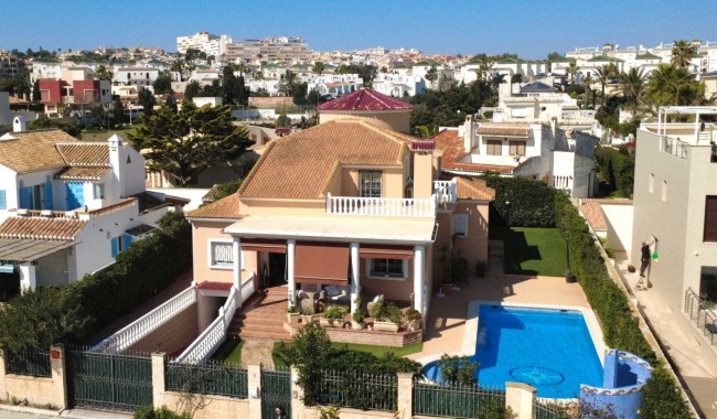 Begagnad - Villa - Torrevieja - La Mata