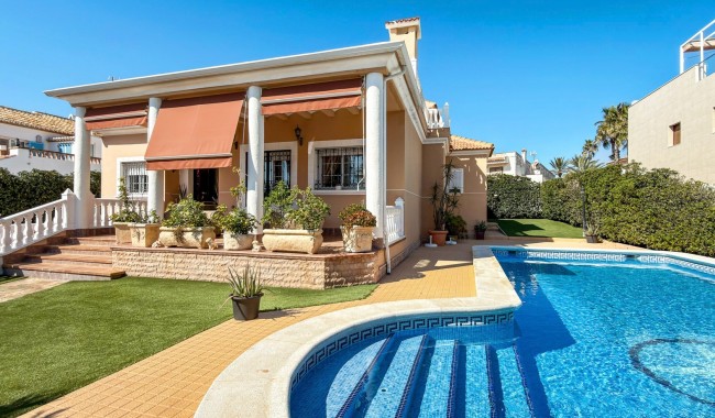 Begagnad - Villa - Torrevieja - La Mata