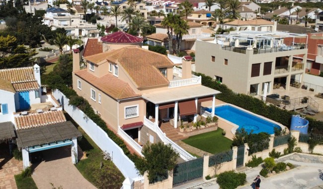 Begagnad - Villa - Torrevieja - La Mata