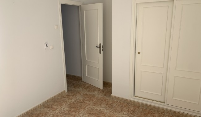 Sprzedaż - Kamienica - Punta Prima