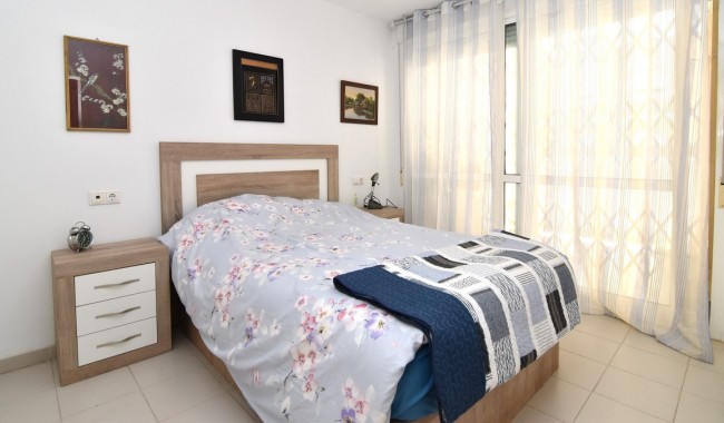 Resale - Apartment - Guardamar - Puerto