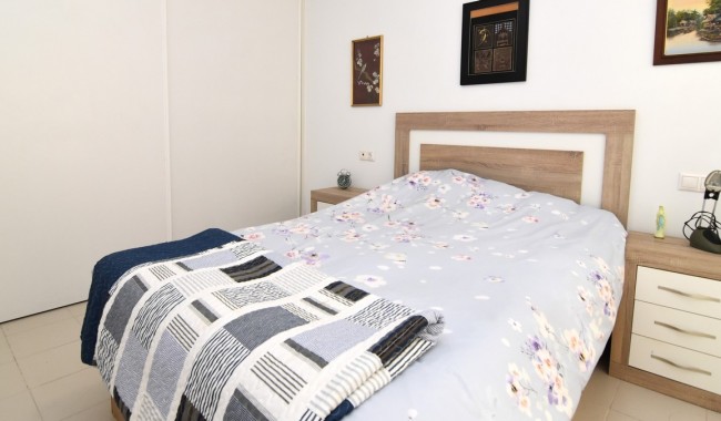 Resale - Apartment - Guardamar - Puerto