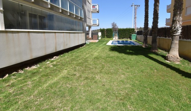 Resale - Apartment - Guardamar - Puerto