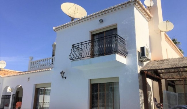 Segunda mano - Villa - Torrevieja