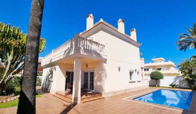 Segunda mano - Villa - Cabo Roig