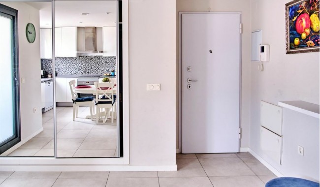 Resale - Apartment - Mil Palmeras