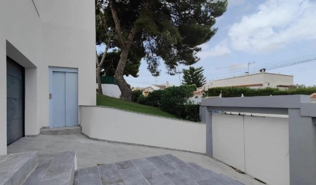 Begagnad - Villa - Torrevieja