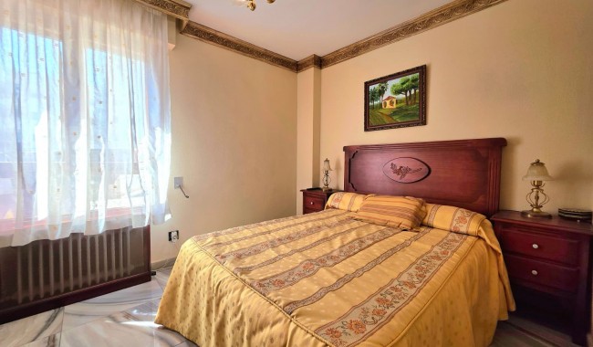 Resale - Apartment - Alicante - Centro