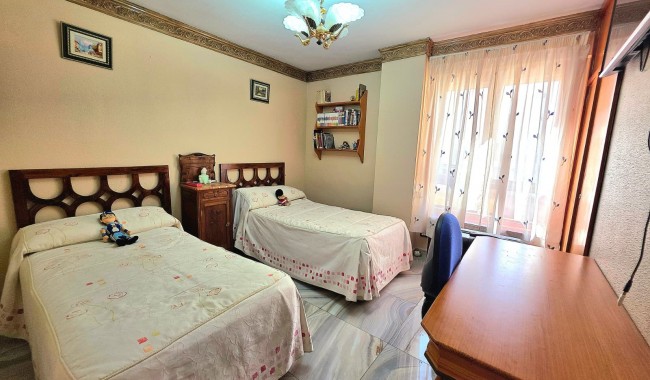 Resale - Apartment - Alicante - Centro