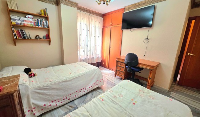 Resale - Apartment - Alicante - Centro
