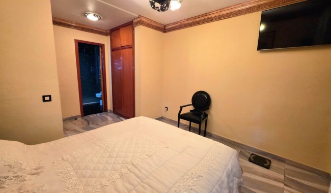 Resale - Apartment - Alicante - Centro