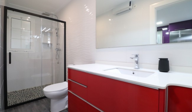Begagnad - Radhus - Redován - Redovan - Town