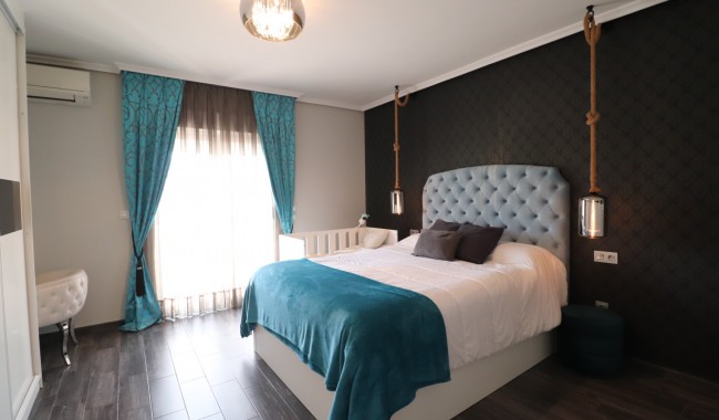 Begagnad - Radhus - Redován - Redovan - Town