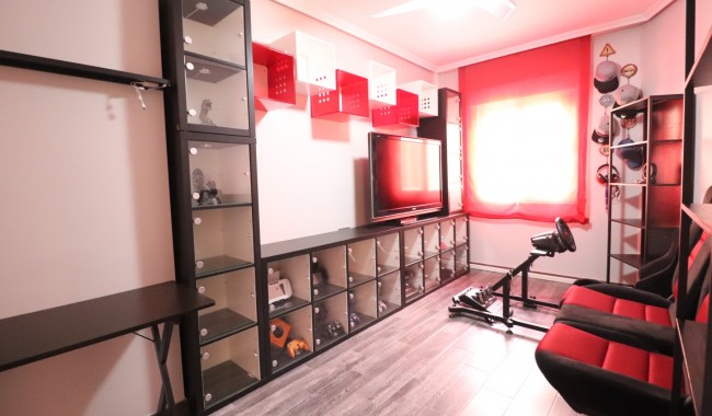 Begagnad - Radhus - Redován - Redovan - Town