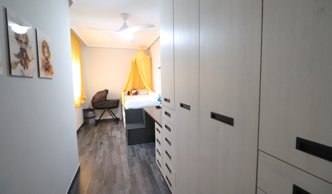 Begagnad - Radhus - Redován - Redovan - Town