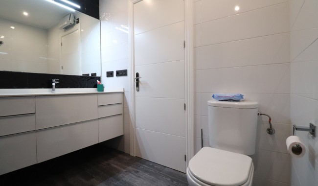 Begagnad - Radhus - Redován - Redovan - Town