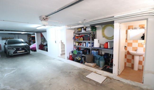 Begagnad - Radhus - Redován - Redovan - Town