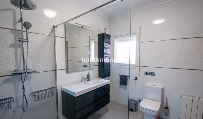 Resale - Villa - Orba - Orba Centro