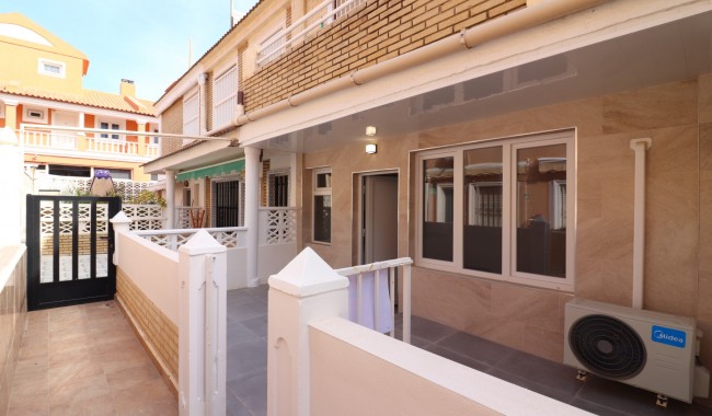 Sprzedaż - Apartament - Torrevieja - Torre La Mata