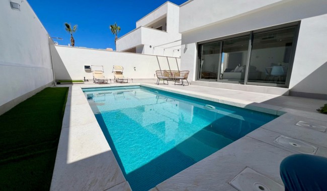 Nueva construcción  - Villa - Orihuela - La Zenia