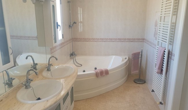 Resale - Villa - Algorfa - Algorfa Centro