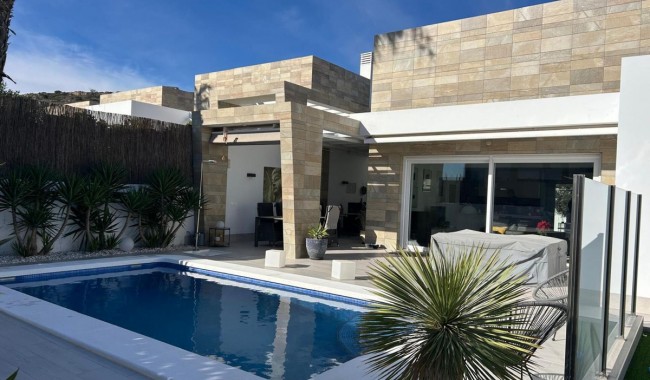 Villa - Resale - Algorfa - Algorfa Centro