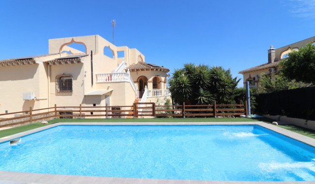 Villa - Resale - Algorfa - Algorfa Centro