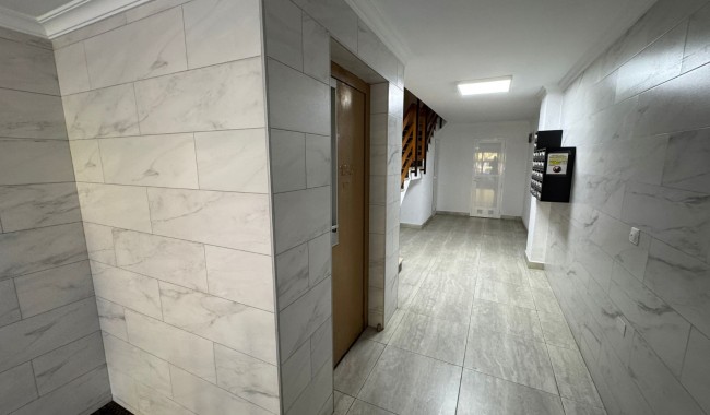 Resale - Apartment - Torrevieja - Playa del Acequión