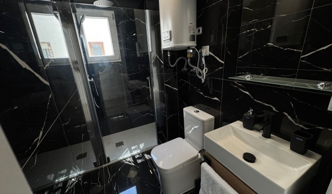 Resale - Apartment - Torrevieja - Playa del Acequión