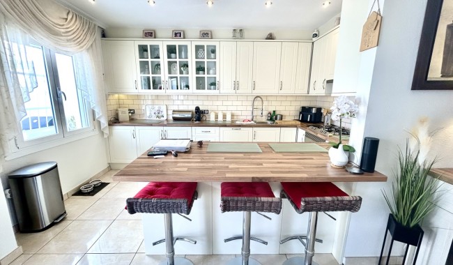 Resale - Villa - Villamartín
