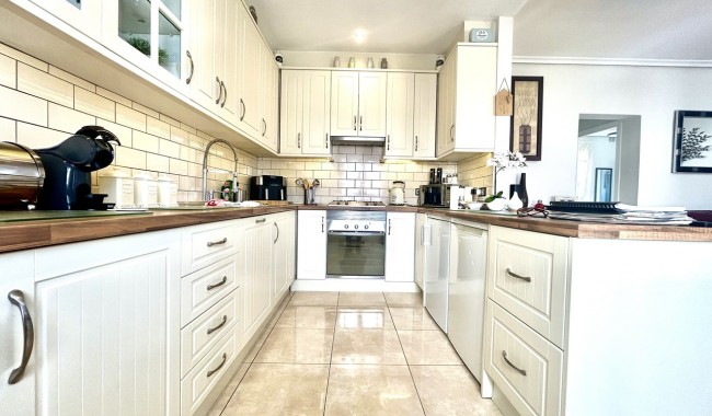 Resale - Villa - Villamartín