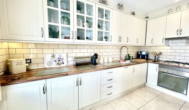 Resale - Villa - Villamartín