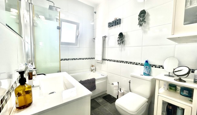 Resale - Villa - Villamartín