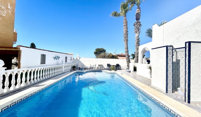 Resale - Villa - Villamartín