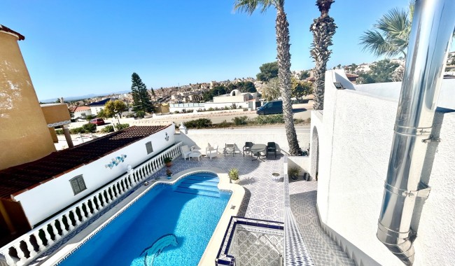 Resale - Villa - Villamartín