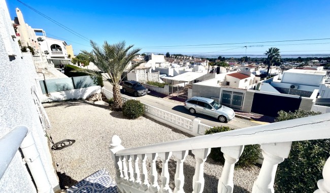 Resale - Villa - Villamartín