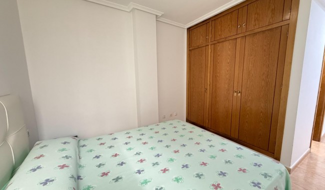 Resale - Apartment - Torrevieja - Playa del cura