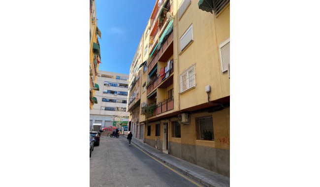 Resale - Apartment - Alicante - Alicante center