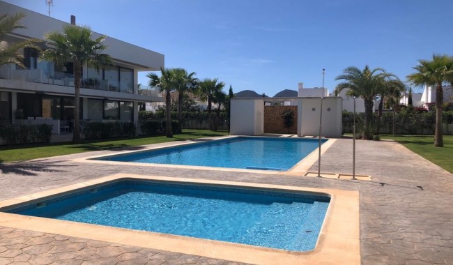Resale - Apartment - Mar de Cristal