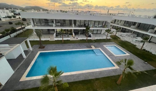 Resale - Apartment - Mar de Cristal