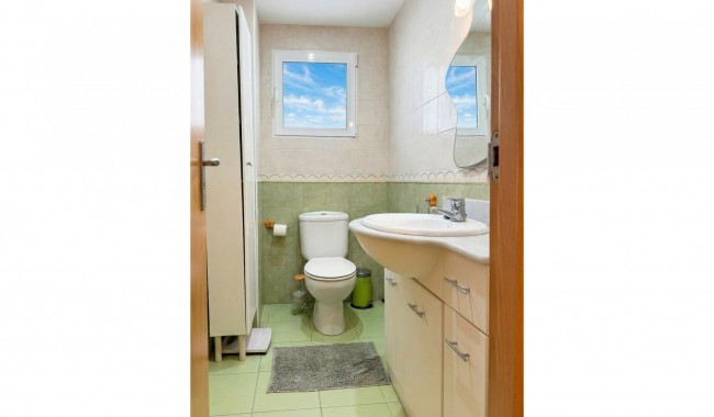Resale - Apartment - Santa Pola