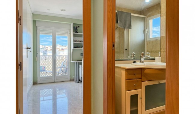 Resale - Apartment - Santa Pola